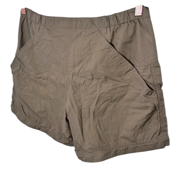 Size medium mountain hardwear active shorts for hiking , climbing etc​ - Picture 6 of 7